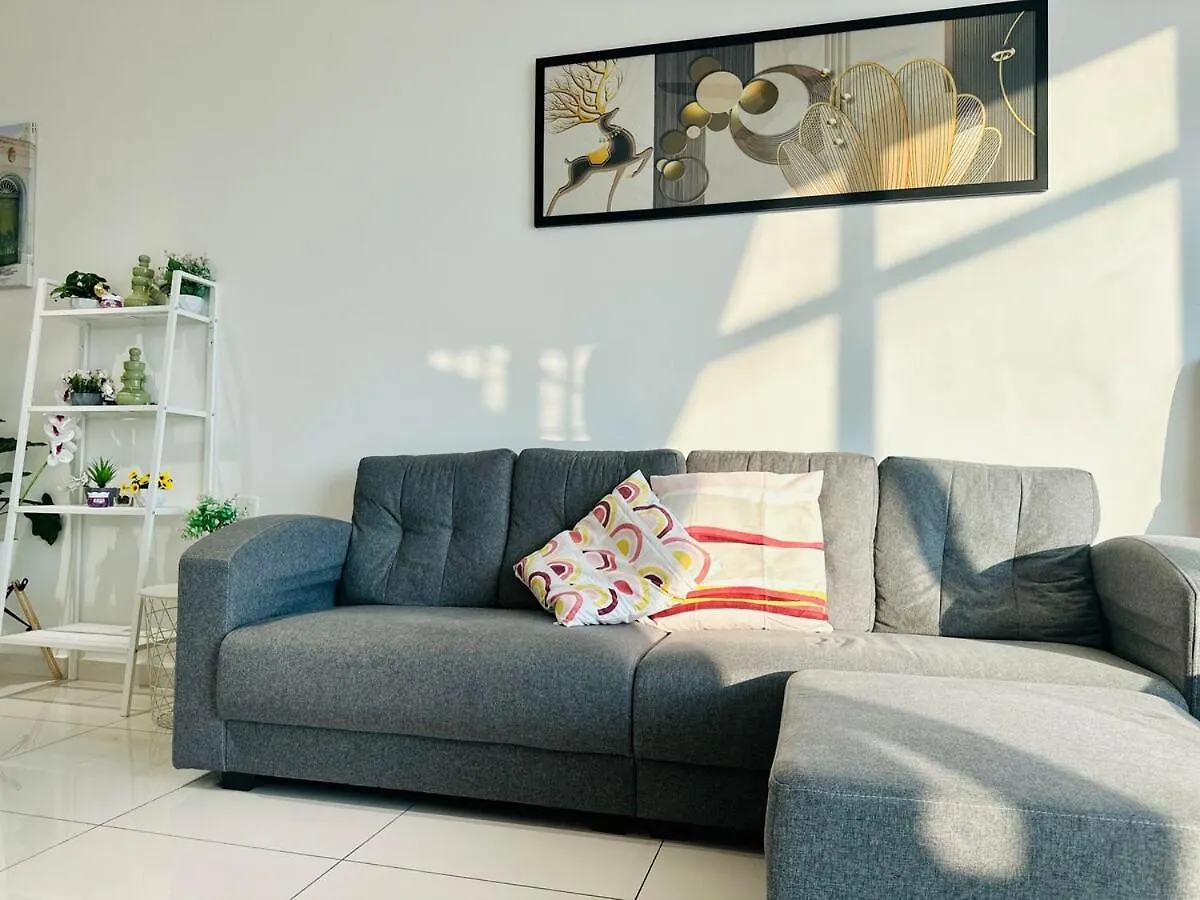 Elegant 2Br Luxury Suite In Haaven George Town 0*,  Malesia